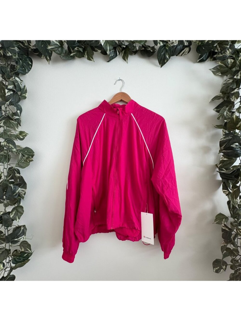 Lululemon Athletic License To Train Lightweight Jacket Passionate NWT Size 12